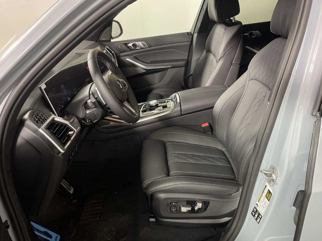 new 2025 BMW X7 car, priced at $117,375
