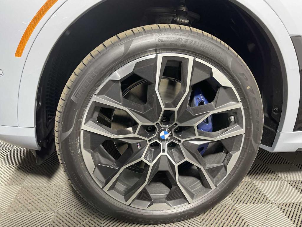 new 2025 BMW X7 car, priced at $117,375