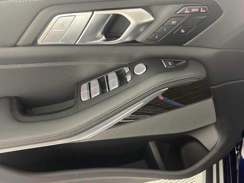 new 2026 BMW X7 car, priced at $91,775