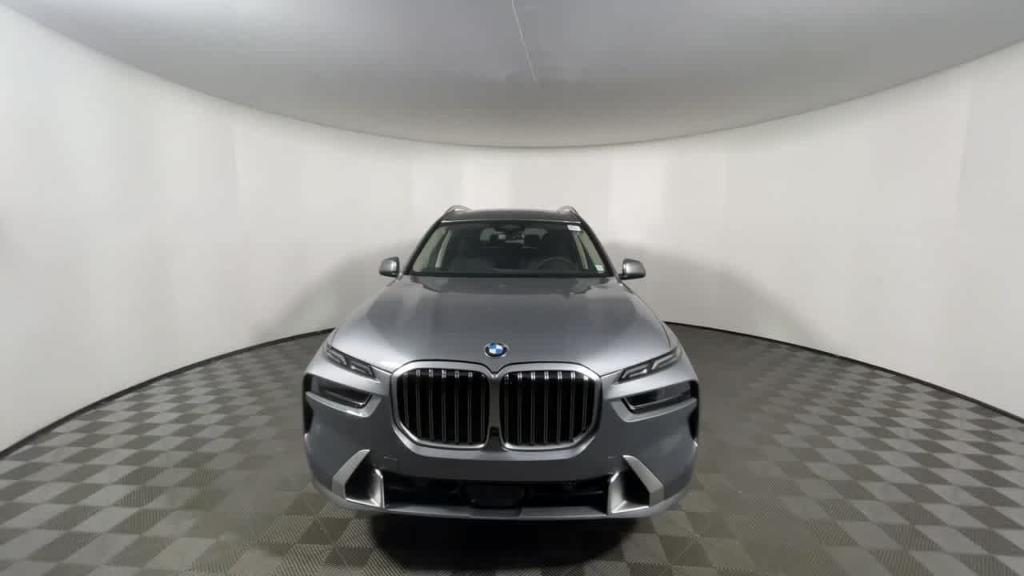 new 2025 BMW X7 car, priced at $88,045