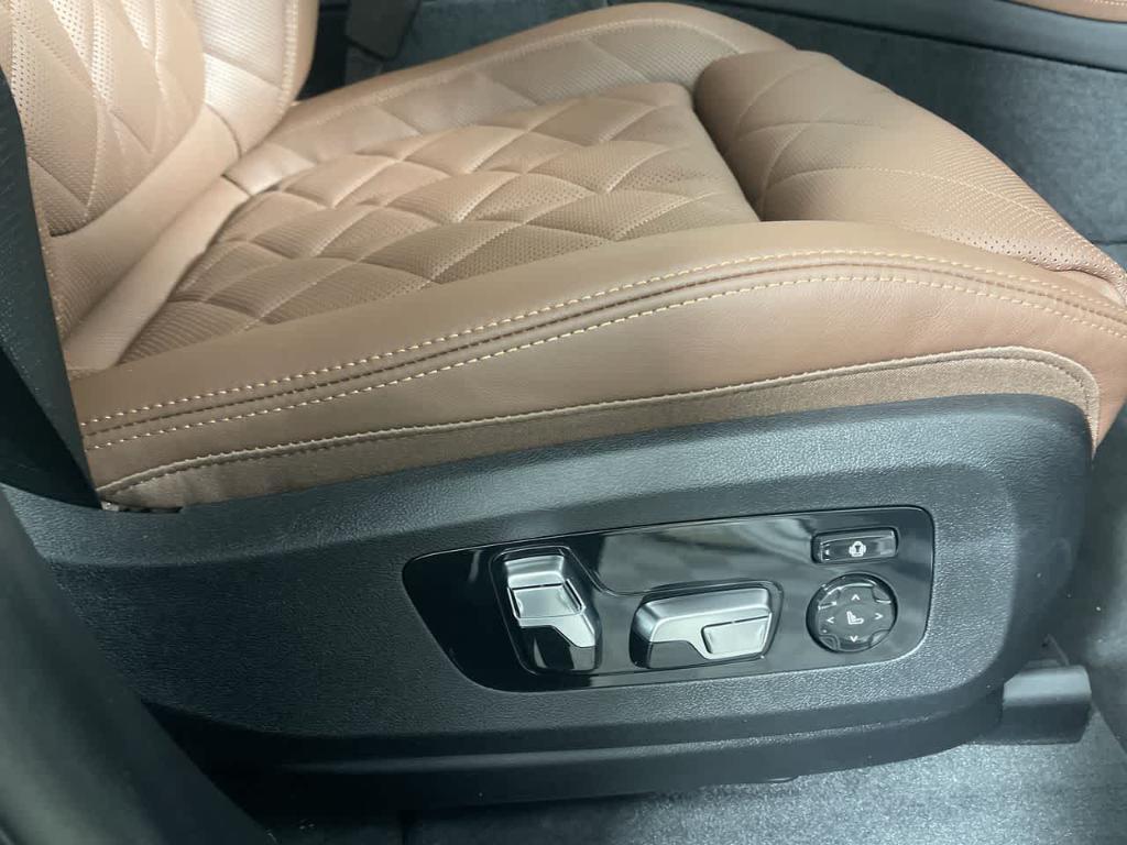used 2024 BMW X7 car, priced at $72,943