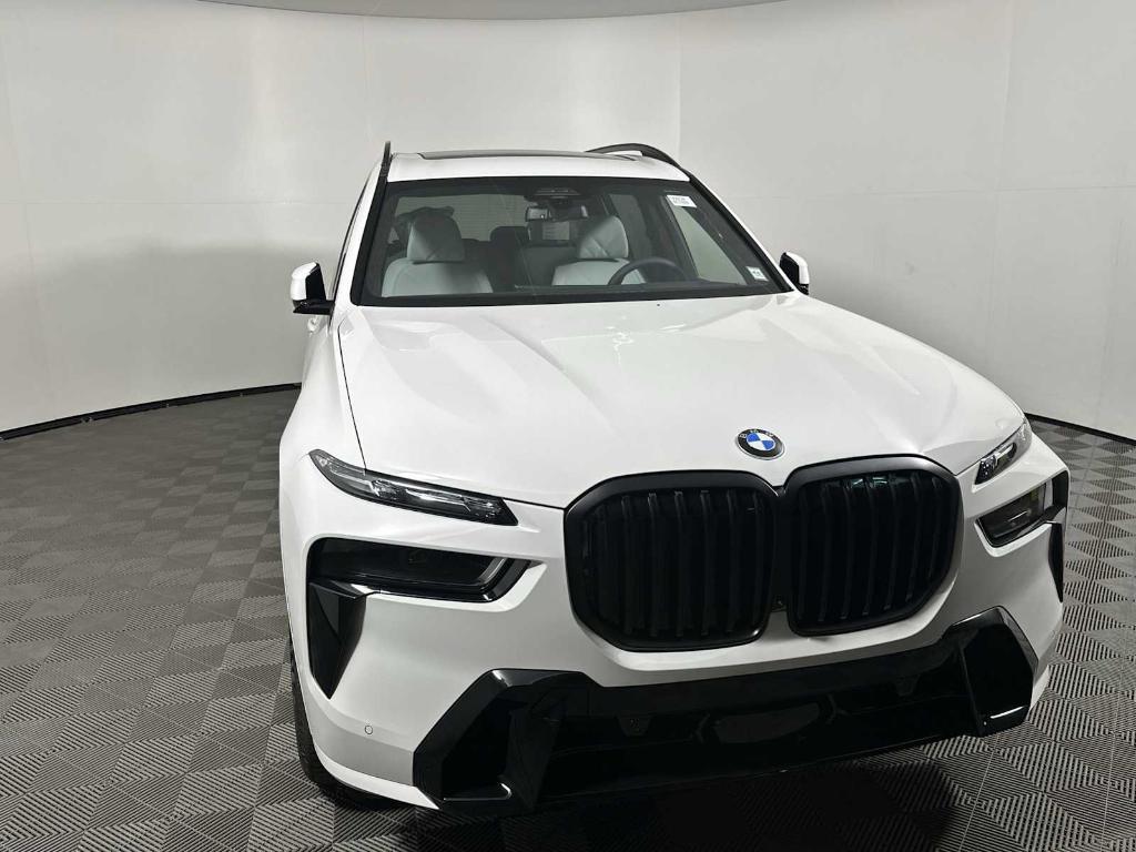 new 2026 BMW X7 car, priced at $106,800
