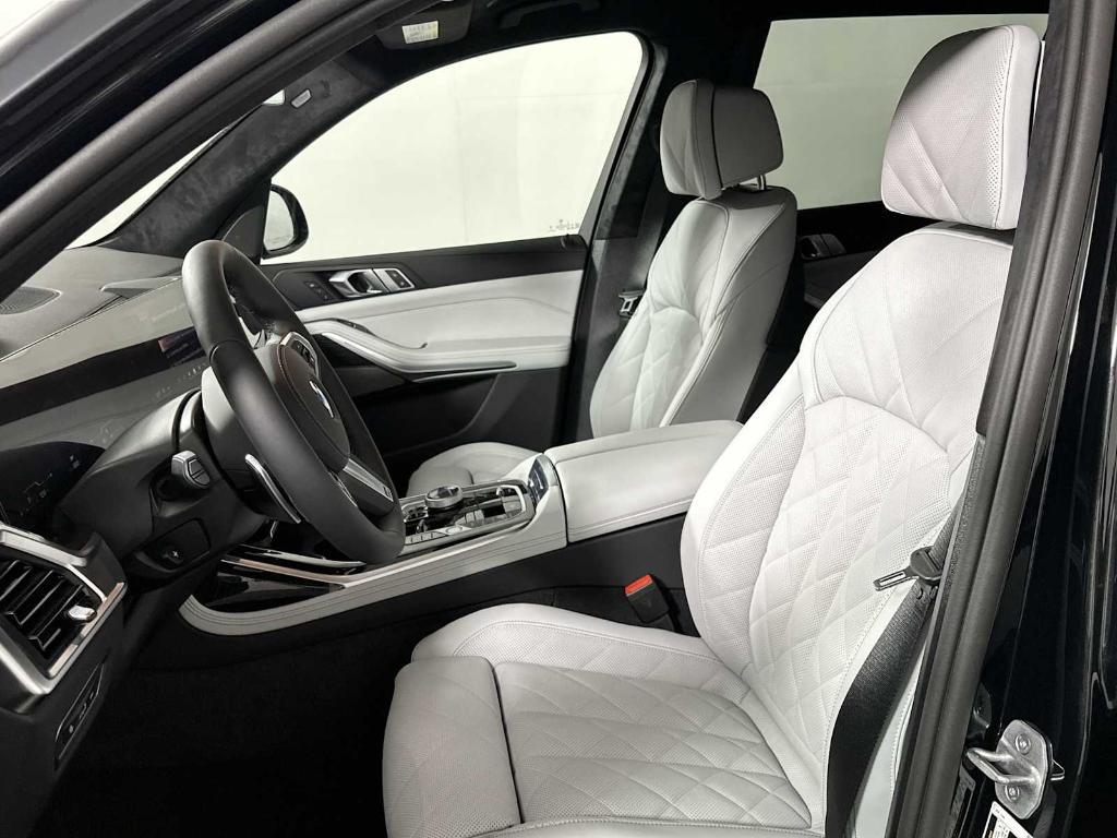 new 2026 BMW X7 car, priced at $98,925