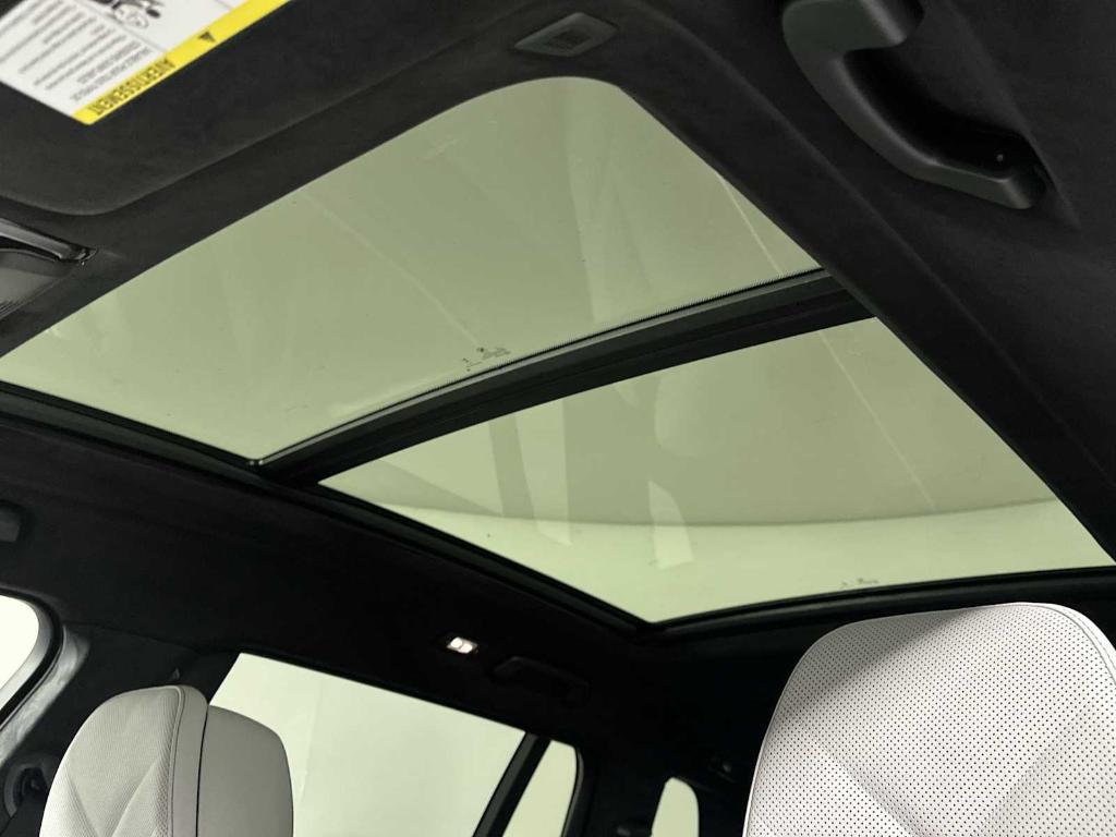 new 2026 BMW X7 car, priced at $98,925