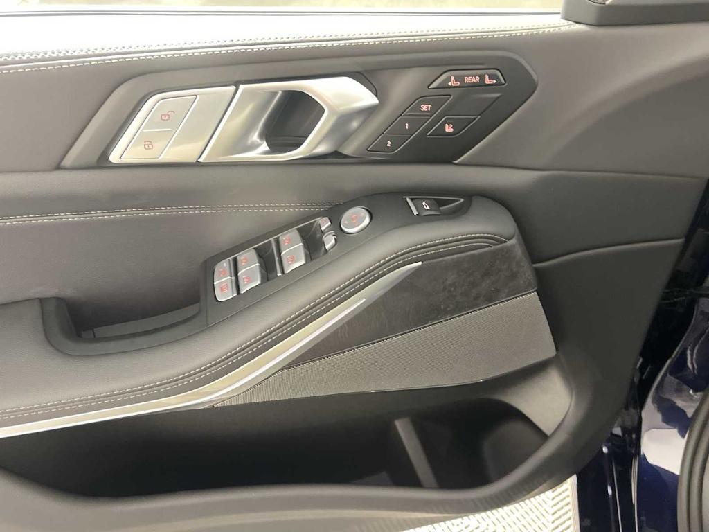 new 2026 BMW X7 car, priced at $97,275