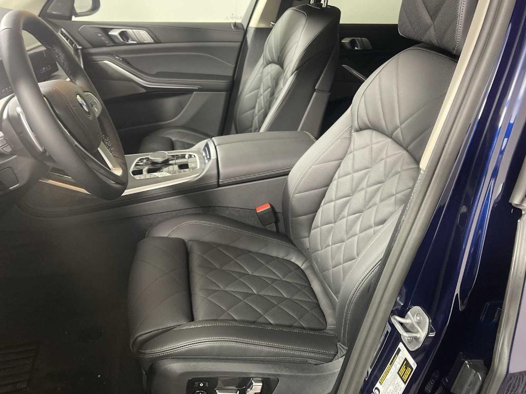 new 2026 BMW X7 car, priced at $97,275