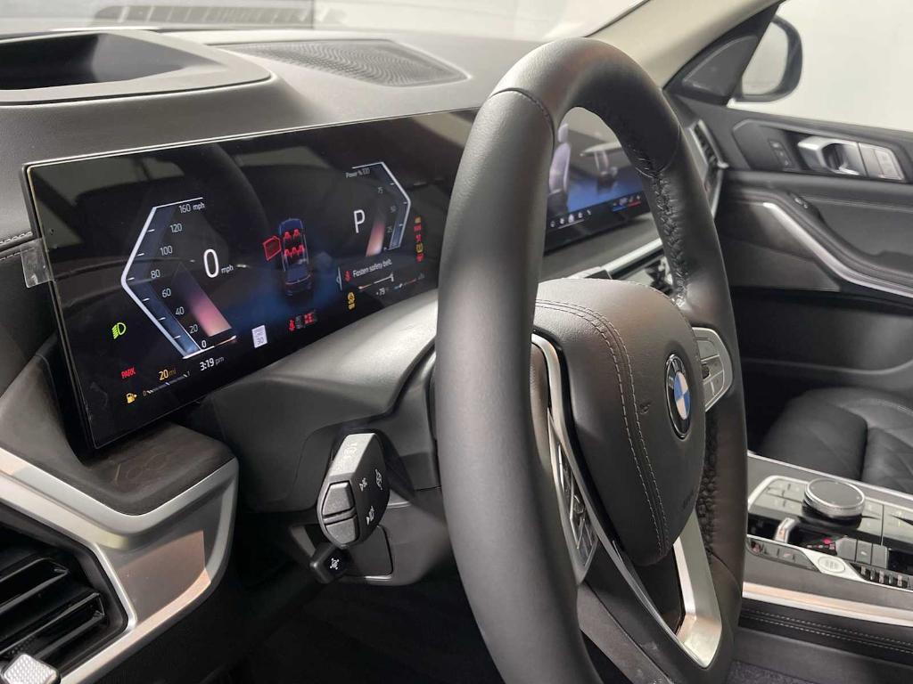 new 2026 BMW X7 car, priced at $97,275