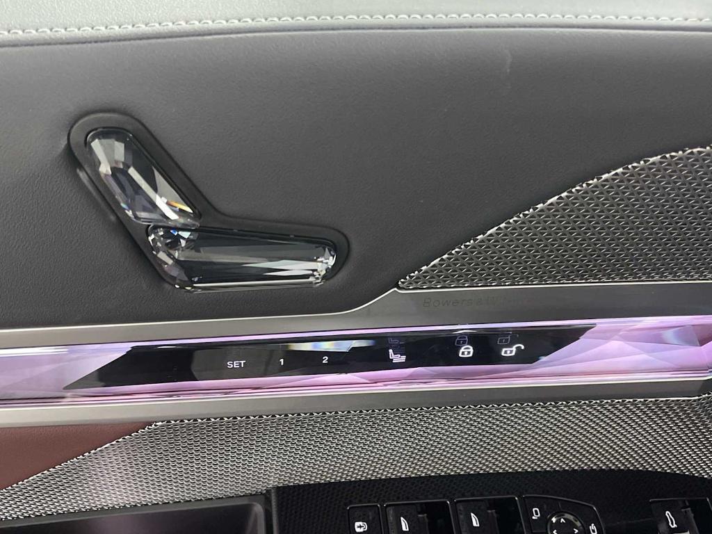 new 2025 BMW 760 car, priced at $130,125