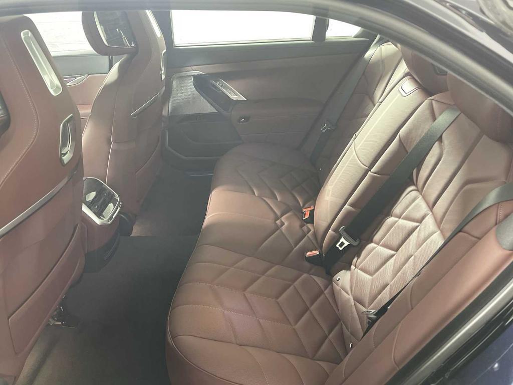 new 2025 BMW 760 car, priced at $130,125