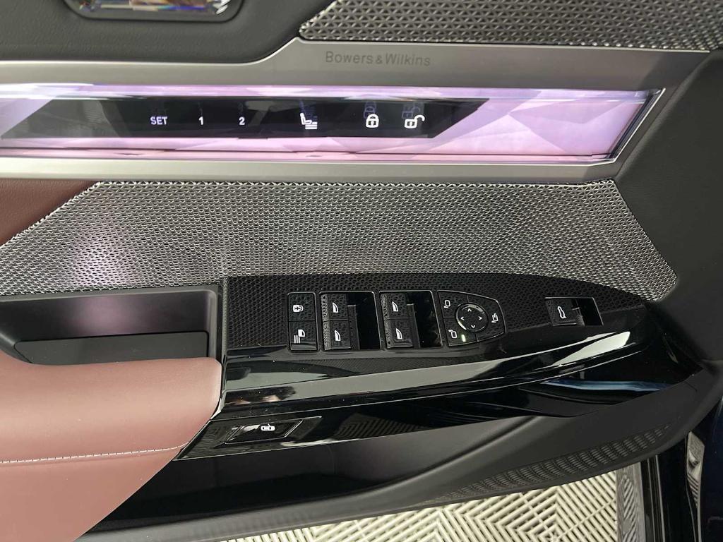 new 2025 BMW 760 car, priced at $130,125