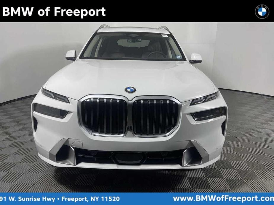 new 2025 BMW X7 car, priced at $91,670