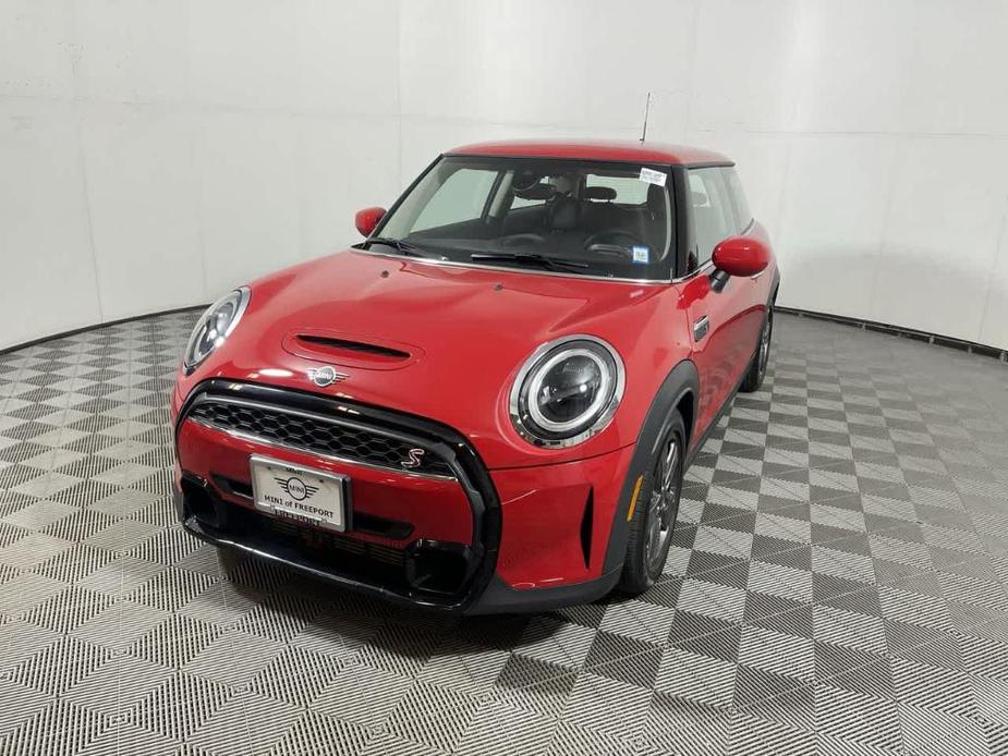 used 2022 MINI Hardtop car, priced at $23,459