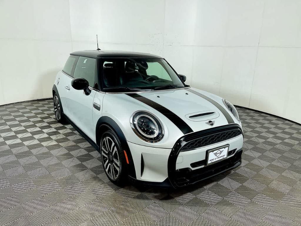 used 2022 MINI Hardtop car, priced at $24,988