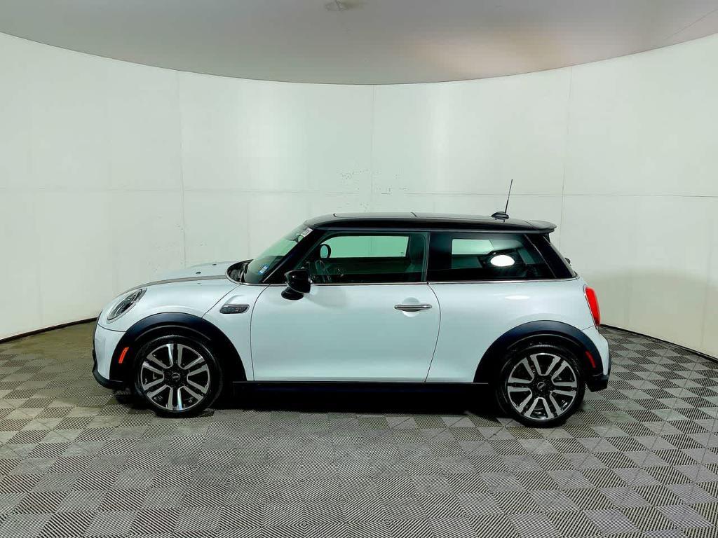 used 2022 MINI Hardtop car, priced at $24,988