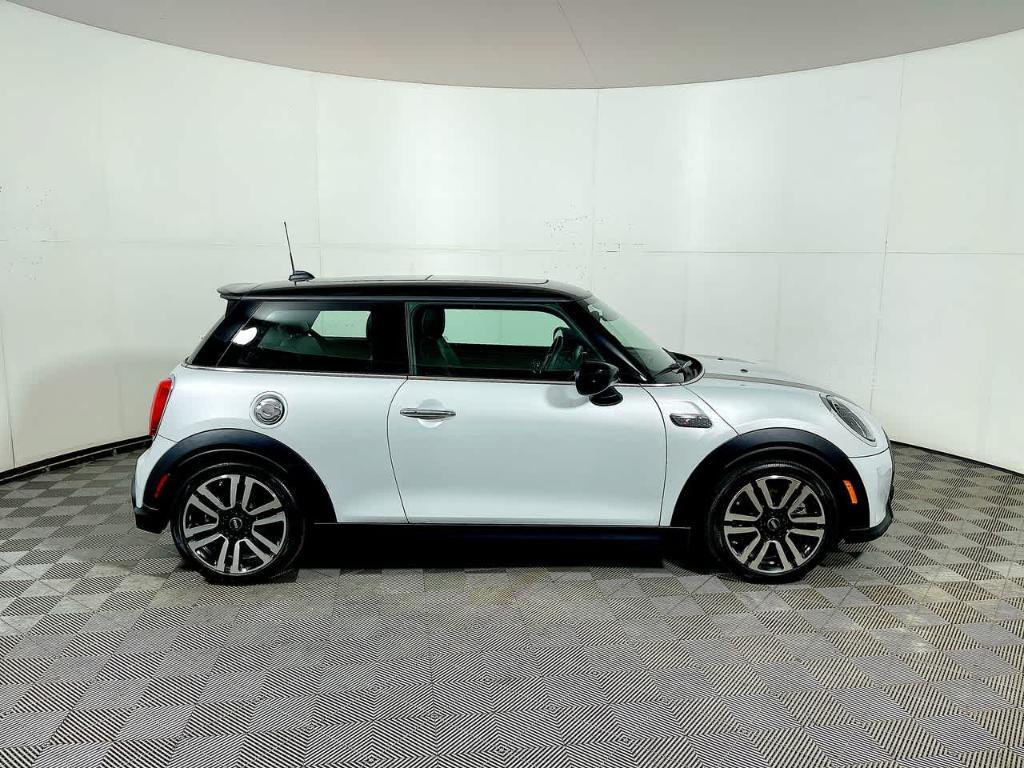 used 2022 MINI Hardtop car, priced at $24,988