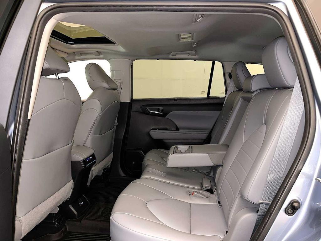 used 2022 Toyota Highlander car, priced at $34,943