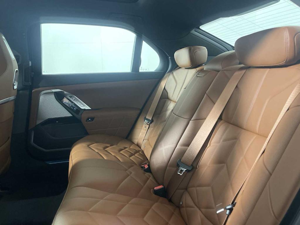 new 2025 BMW 760 car, priced at $127,925