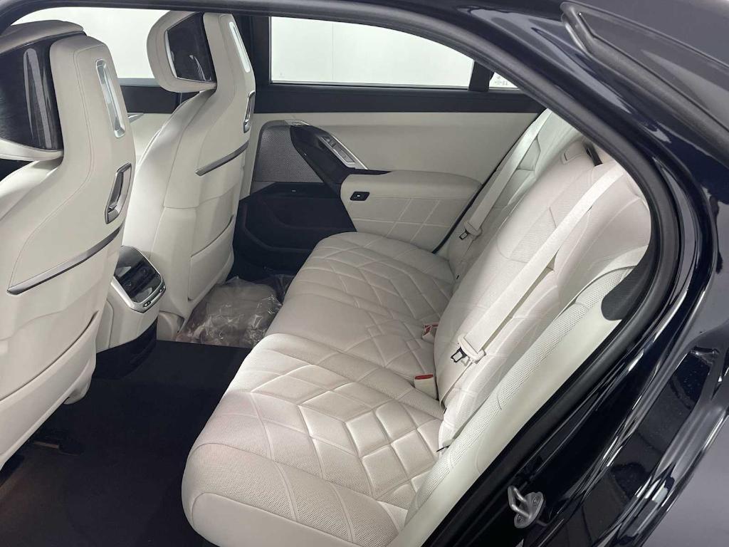 new 2025 BMW i7 car, priced at $137,495