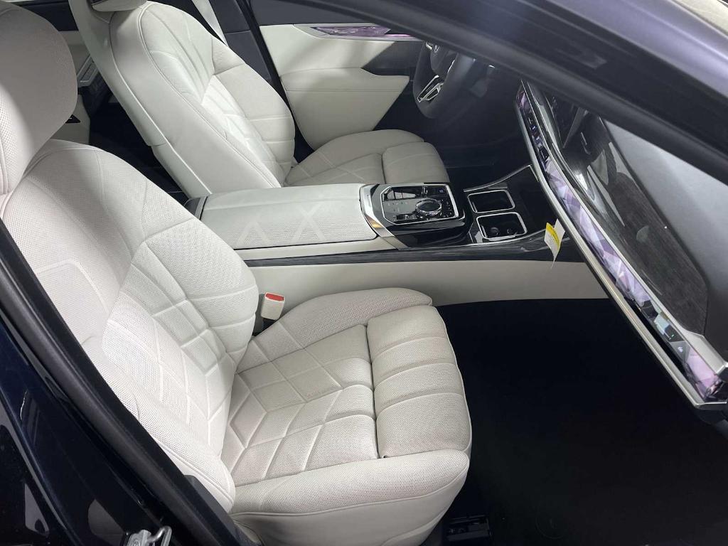 new 2025 BMW i7 car, priced at $137,495