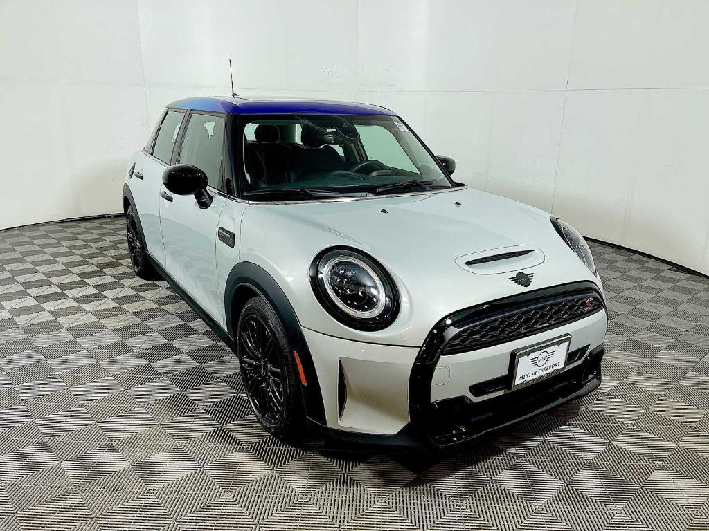 used 2023 MINI Hardtop car, priced at $25,943