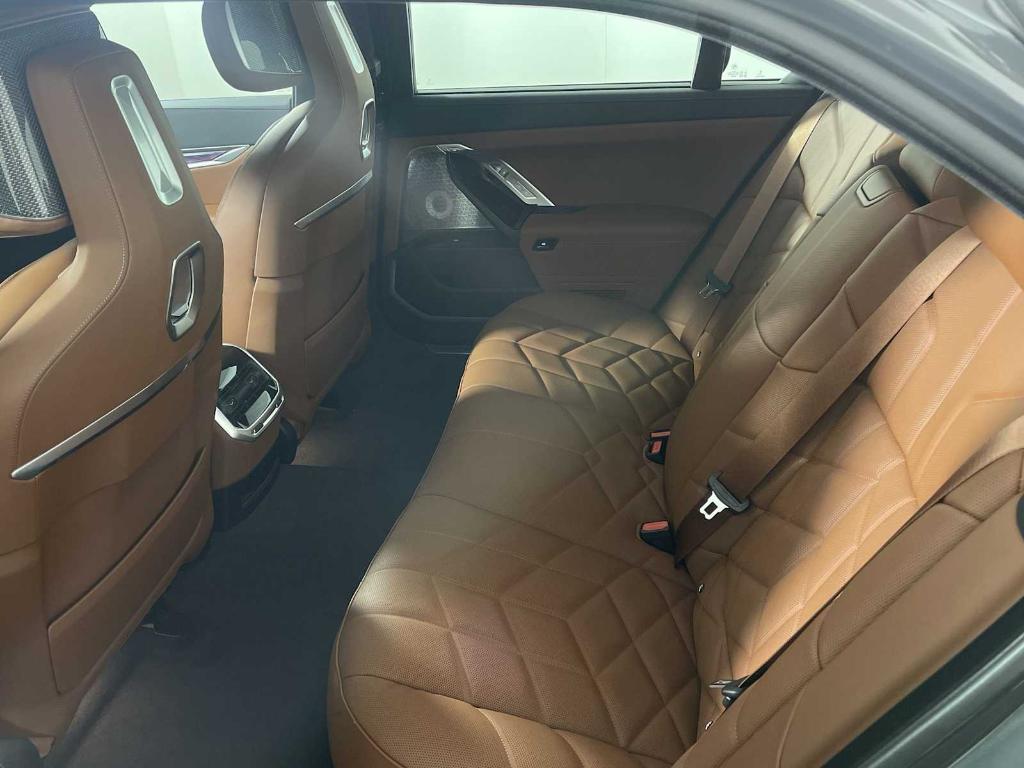 new 2025 BMW 760 car, priced at $139,705