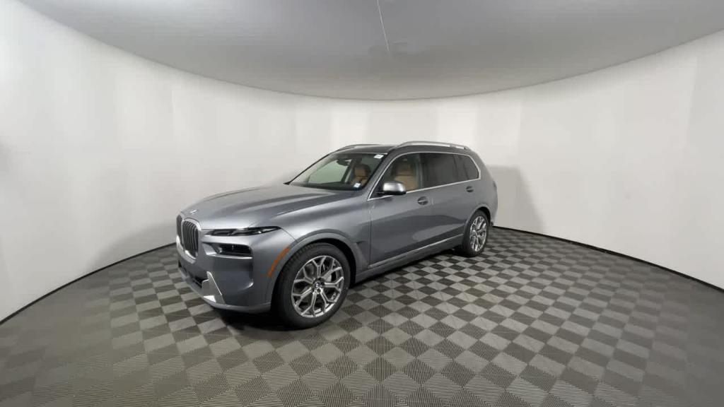 new 2025 BMW X7 car, priced at $85,720