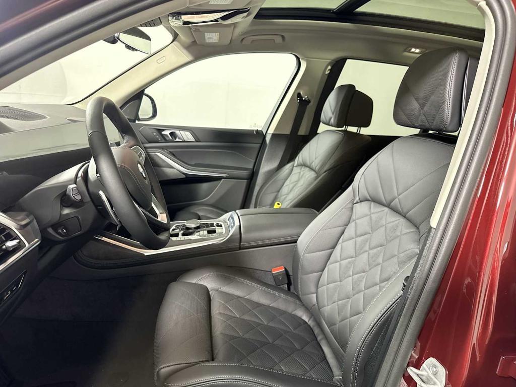new 2026 BMW X7 car, priced at $89,660