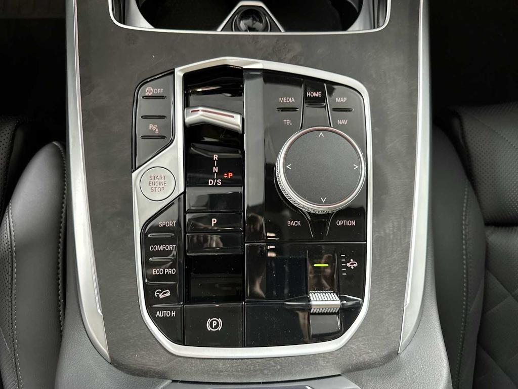 new 2026 BMW X7 car, priced at $89,660