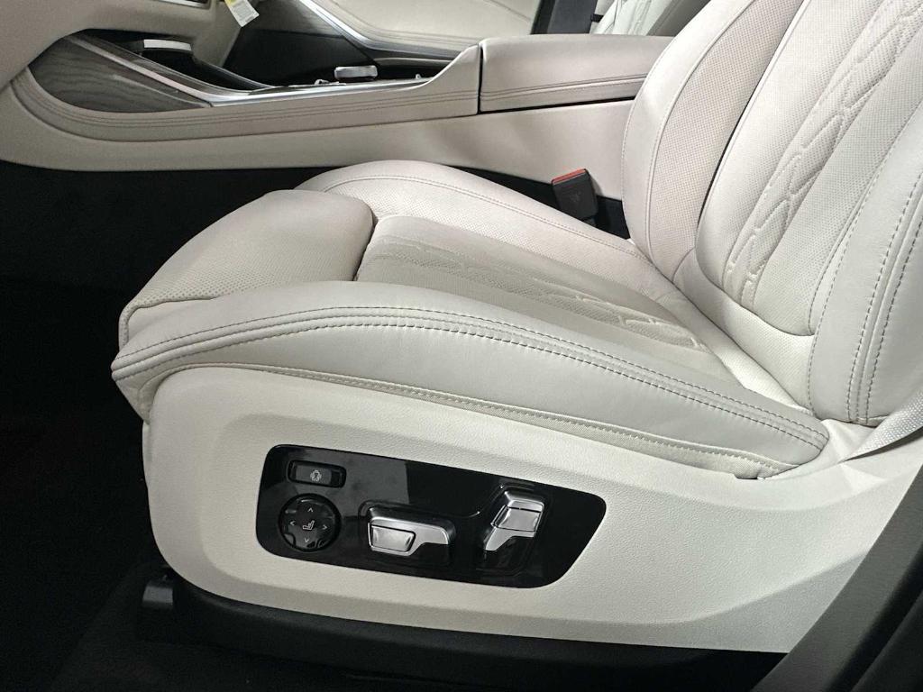 new 2026 BMW X7 car, priced at $104,355
