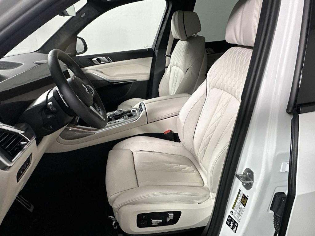 new 2026 BMW X7 car, priced at $104,355