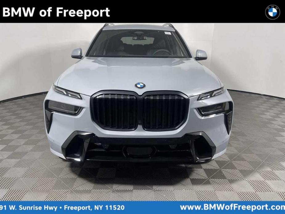 new 2025 BMW X7 car, priced at $90,445