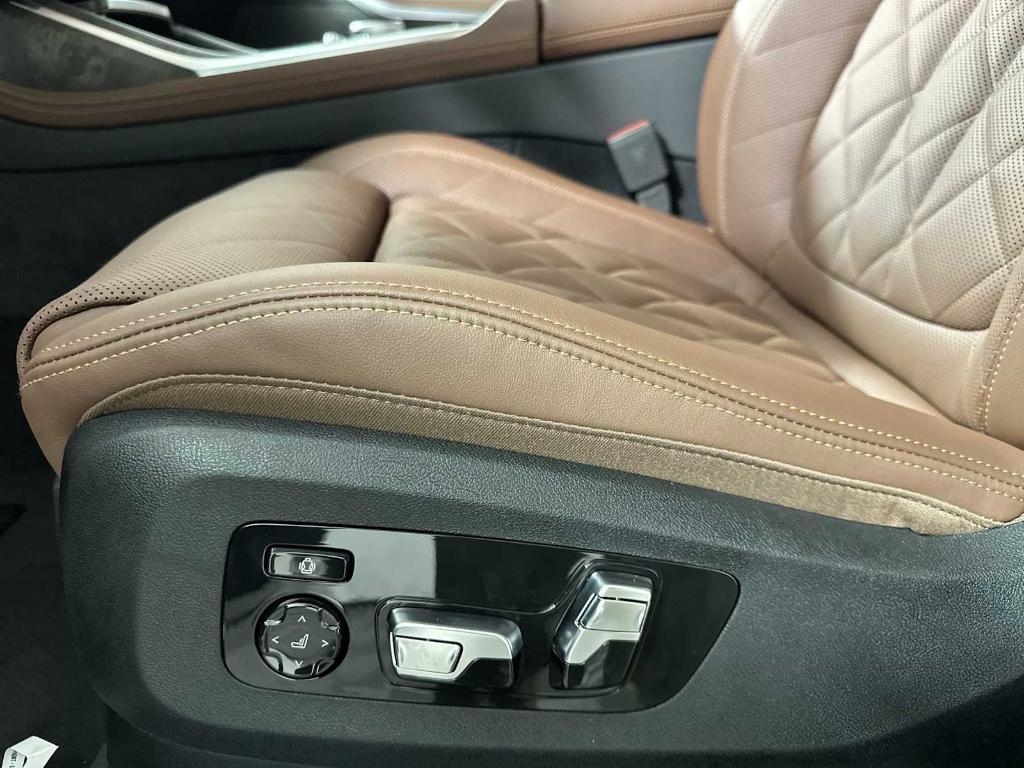 new 2026 BMW X7 car, priced at $91,830