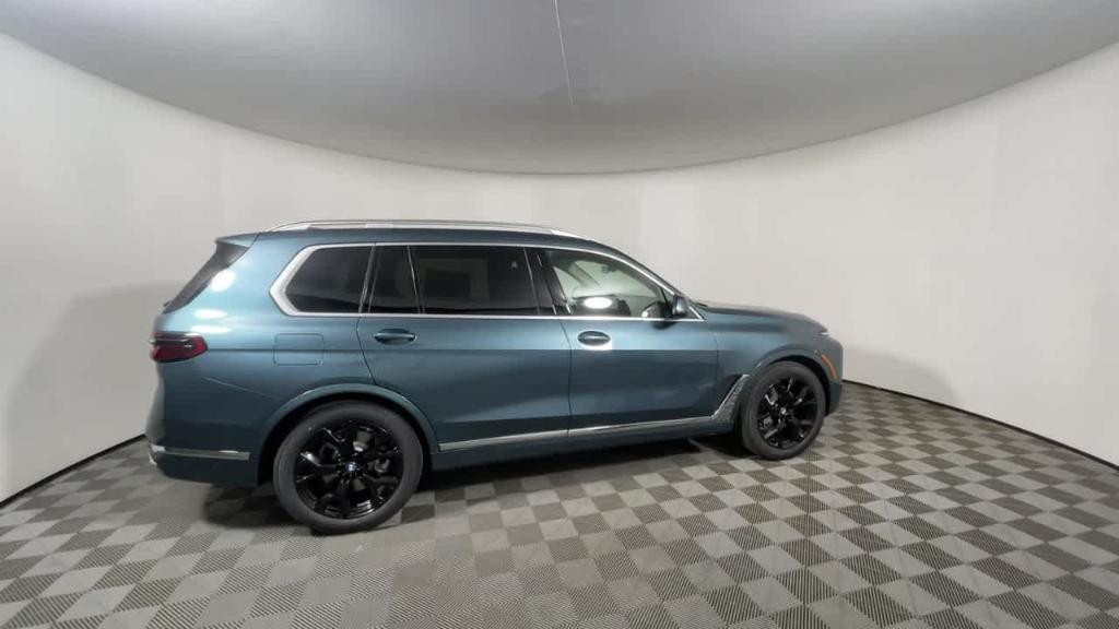 new 2025 BMW X7 car, priced at $88,025