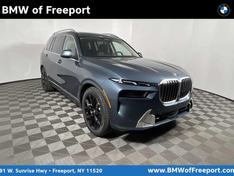 new 2025 BMW X7 car, priced at $88,025