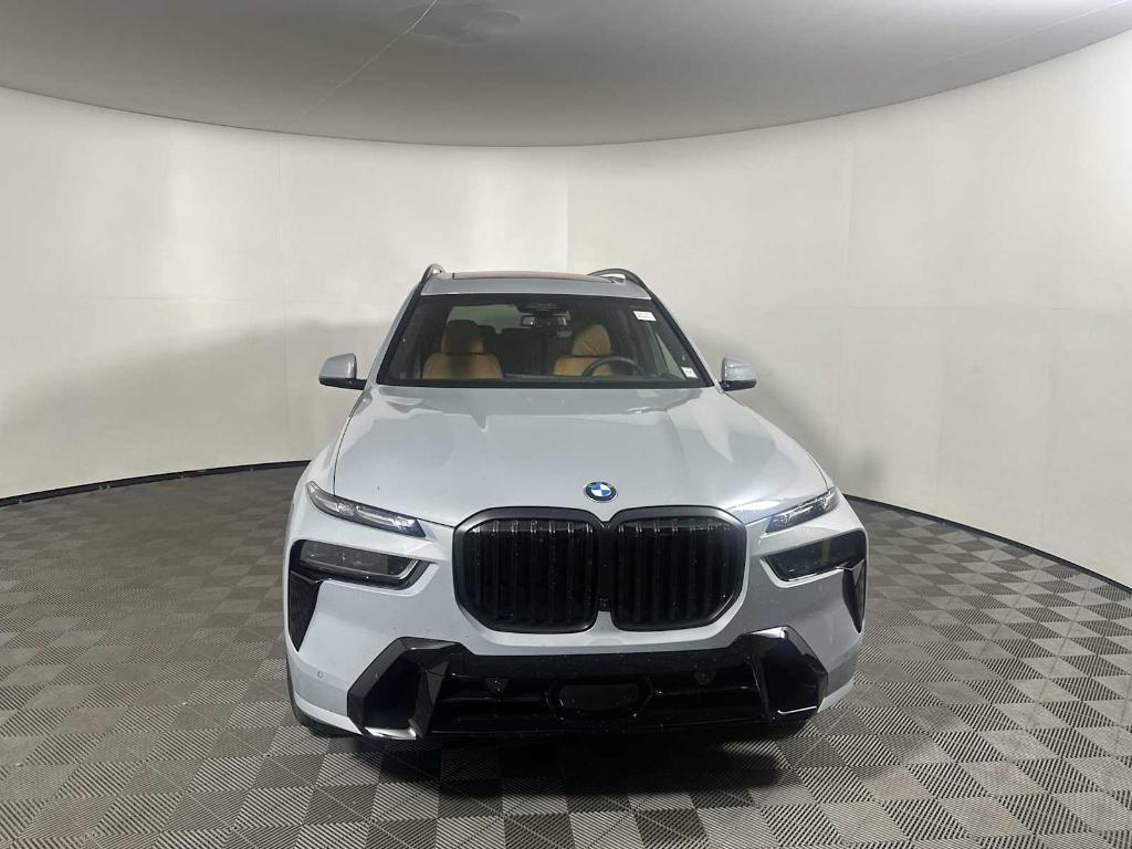 new 2026 BMW X7 car, priced at $100,225
