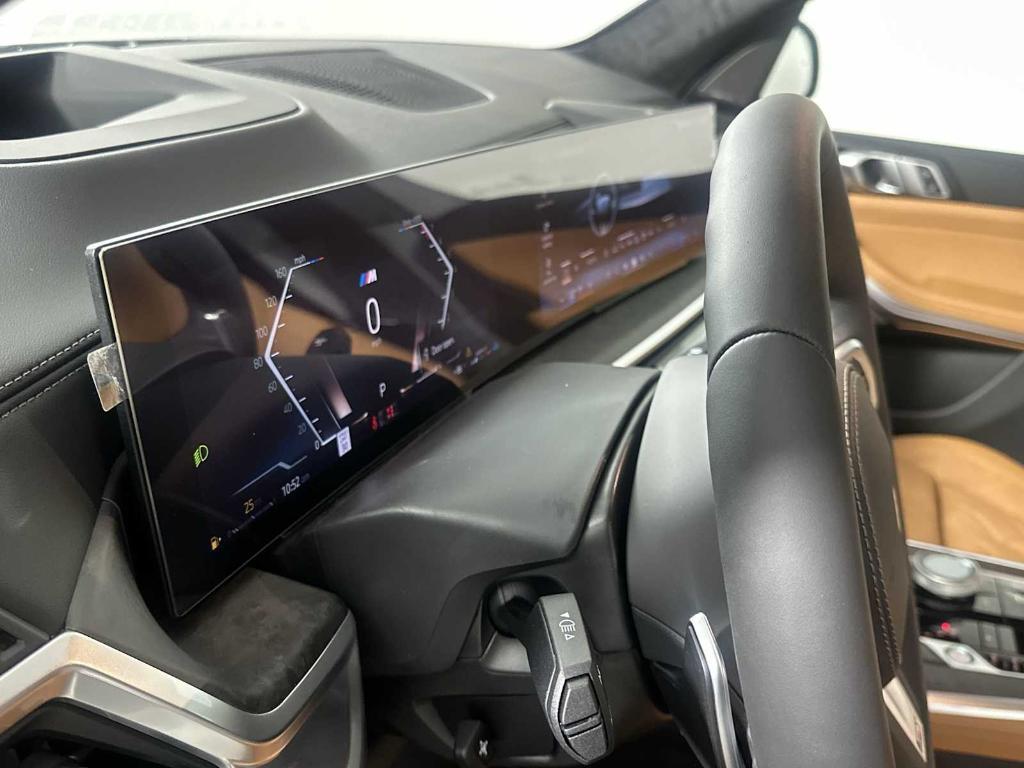 new 2026 BMW X7 car, priced at $100,225