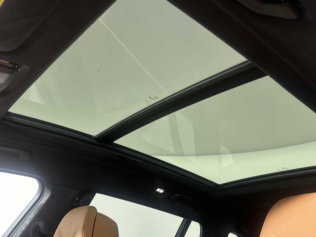 new 2026 BMW X7 car, priced at $100,225