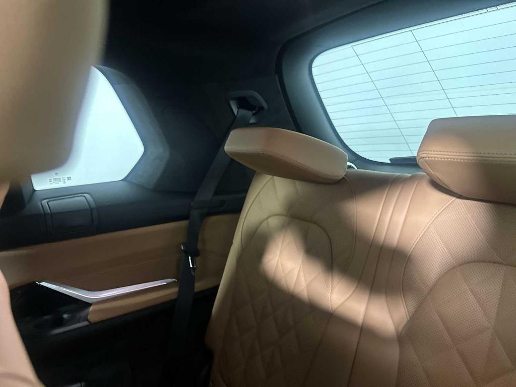 new 2026 BMW X7 car, priced at $100,225