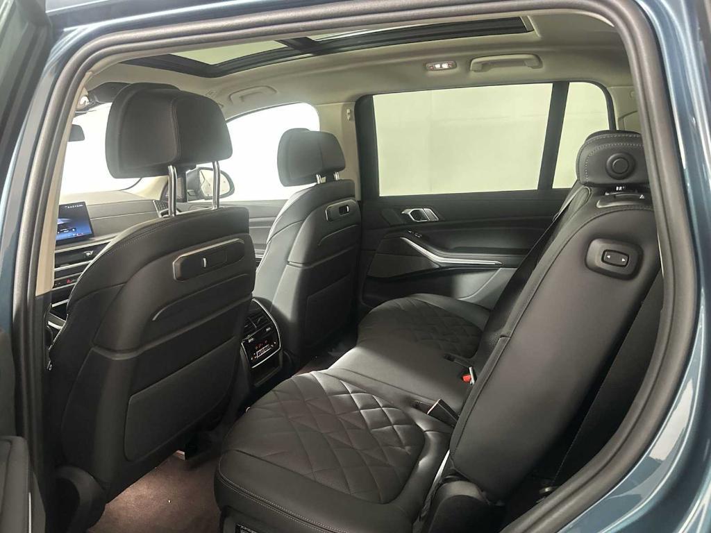 new 2026 BMW X7 car, priced at $89,425