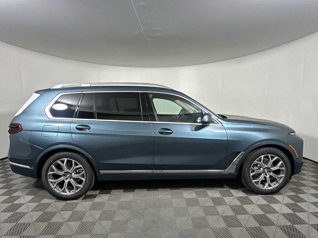 new 2026 BMW X7 car, priced at $89,425