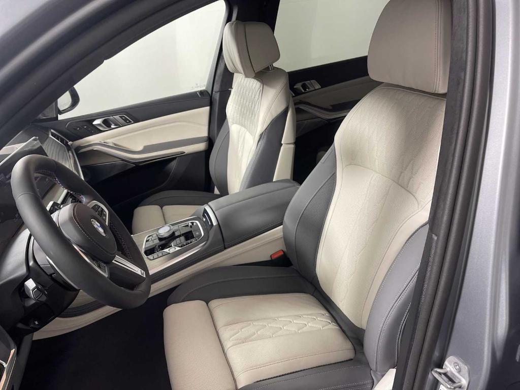 new 2026 BMW X7 car, priced at $131,125