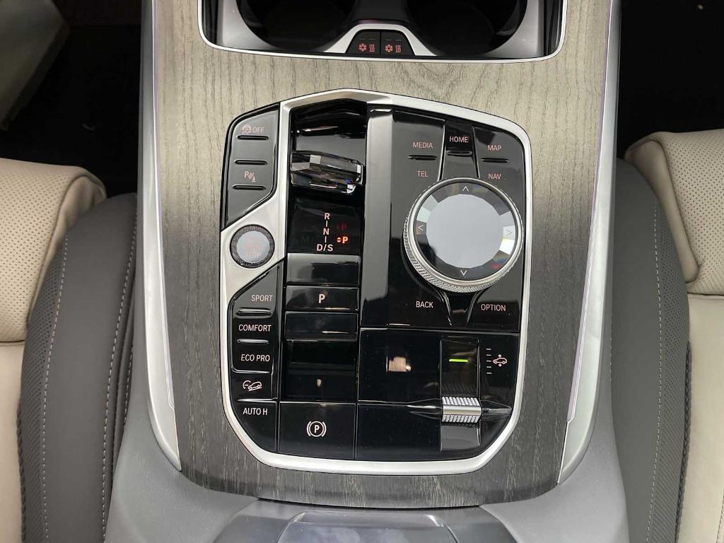 new 2026 BMW X7 car, priced at $131,125