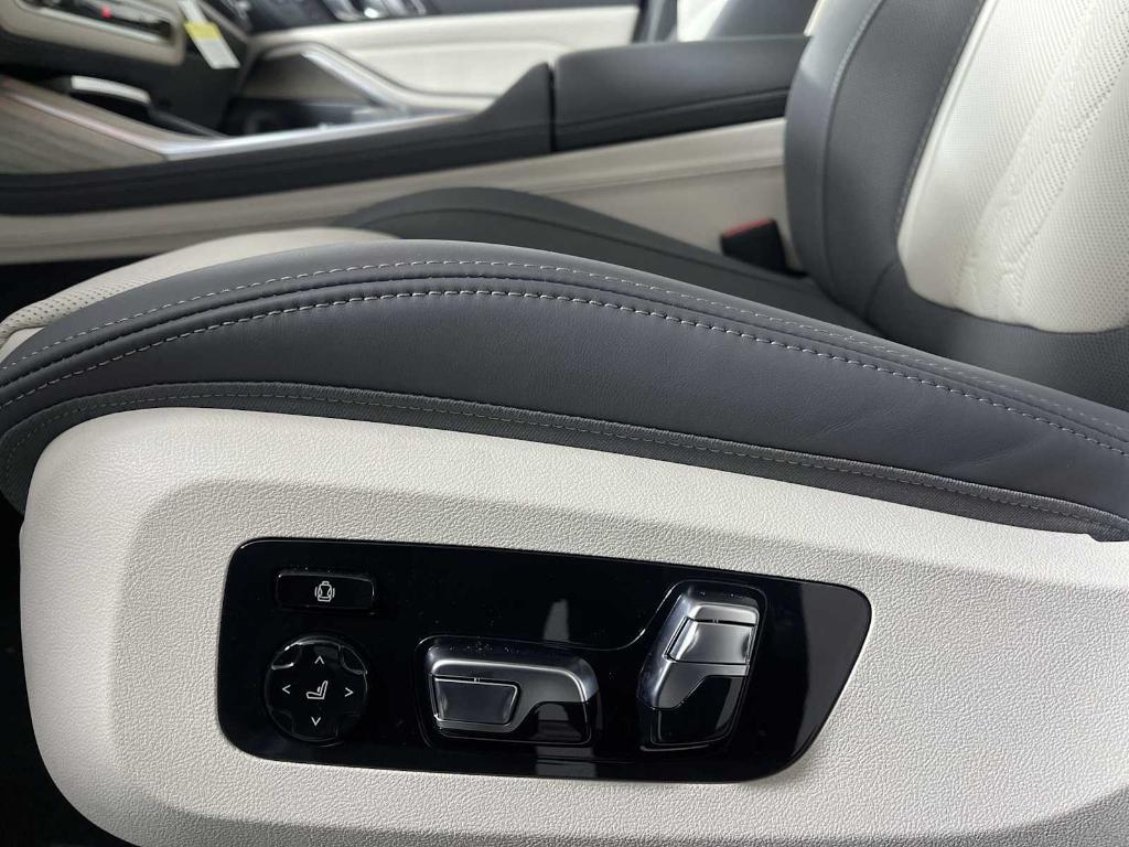 new 2026 BMW X7 car, priced at $131,125
