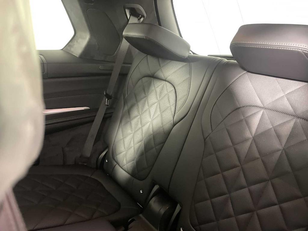 new 2026 BMW X7 car, priced at $97,025