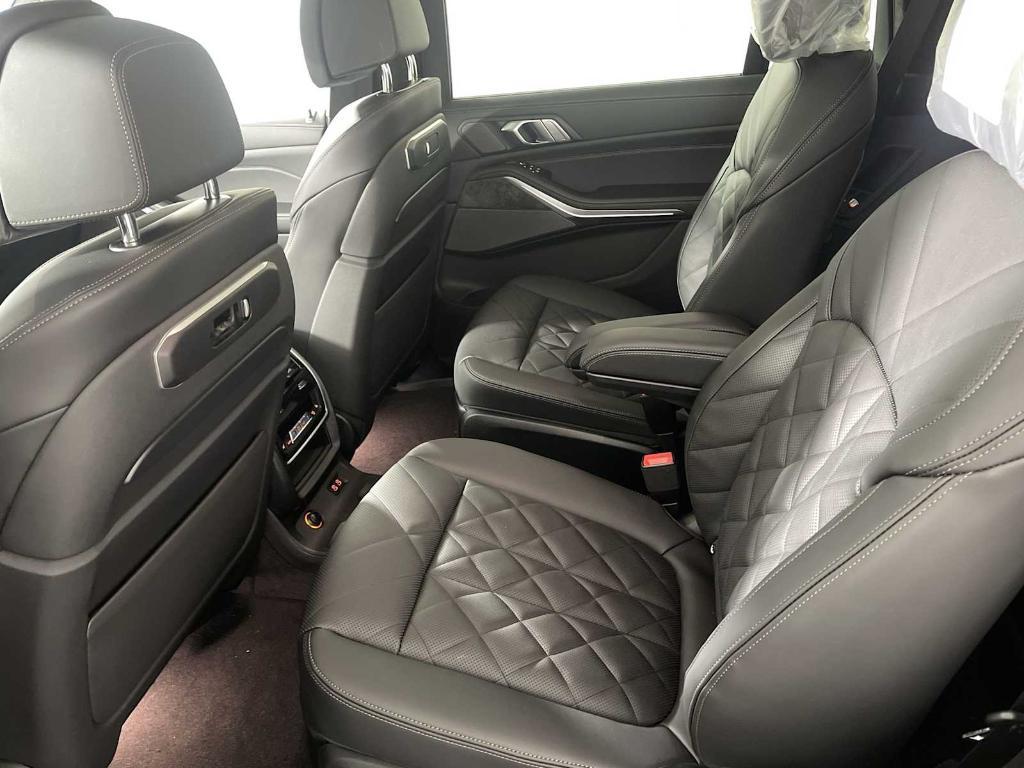 new 2026 BMW X7 car, priced at $97,025