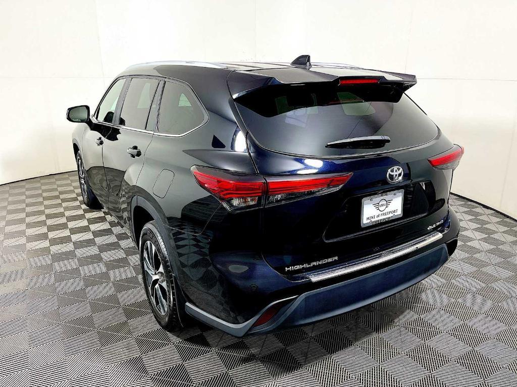 used 2023 Toyota Highlander car, priced at $36,788