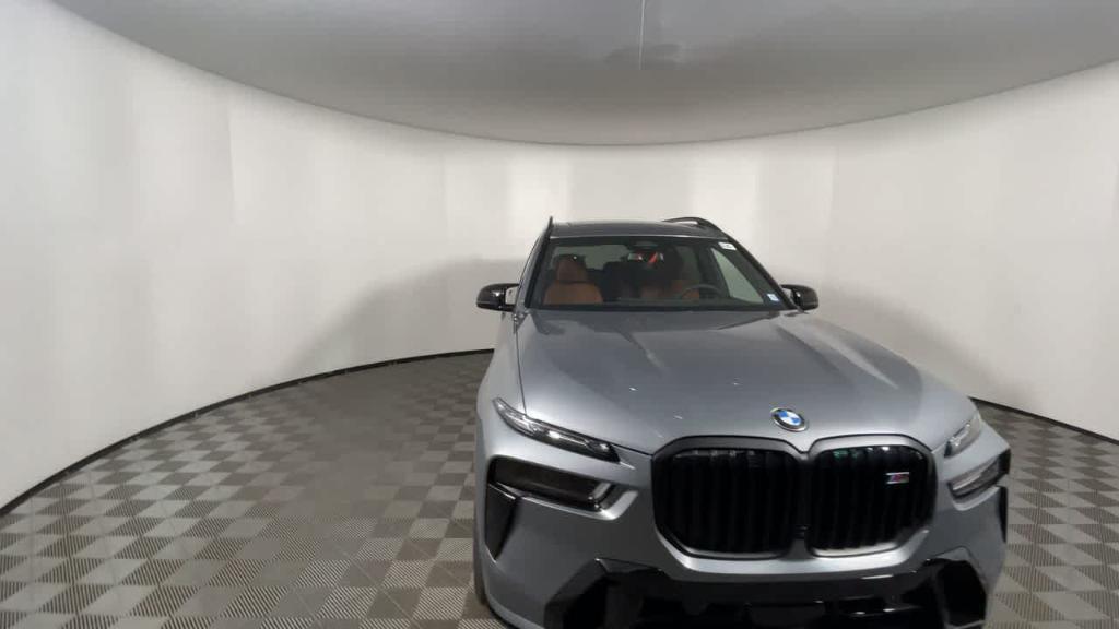 new 2025 BMW X7 car, priced at $119,025