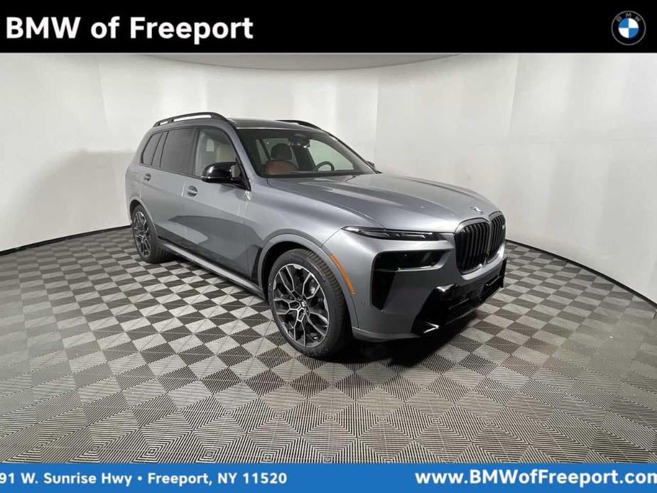 new 2025 BMW X7 car, priced at $119,025