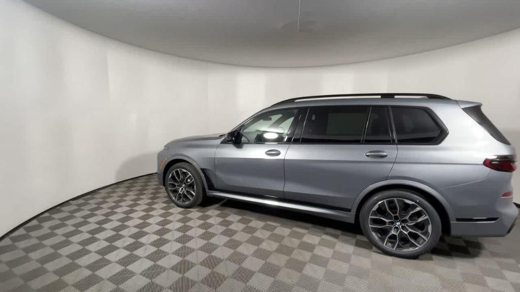 new 2025 BMW X7 car, priced at $119,025