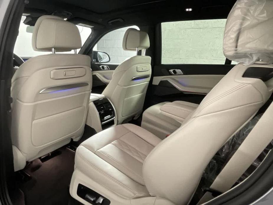 new 2025 BMW X7 car, priced at $120,905